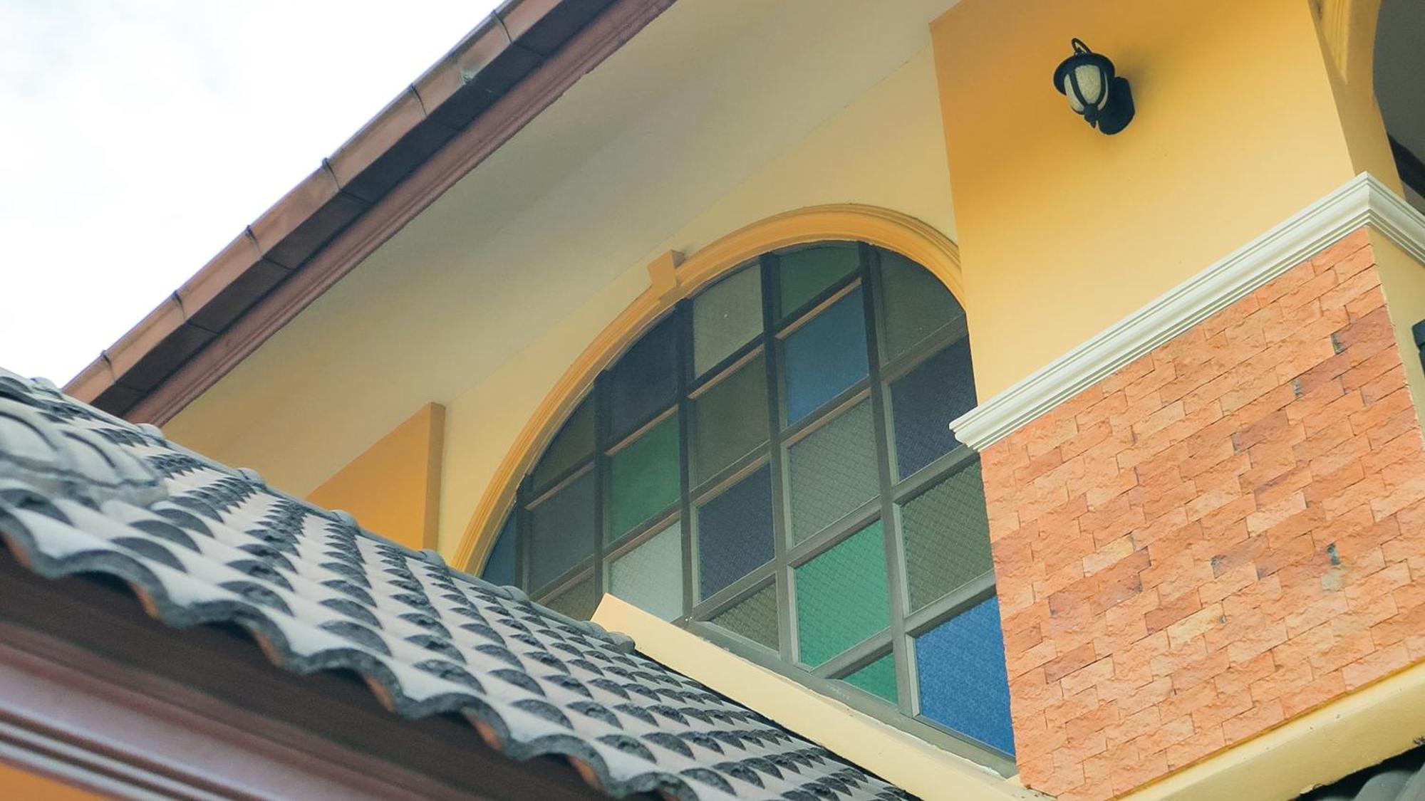 Siam Avari Hotel, Chiang Rai Exteriör bild