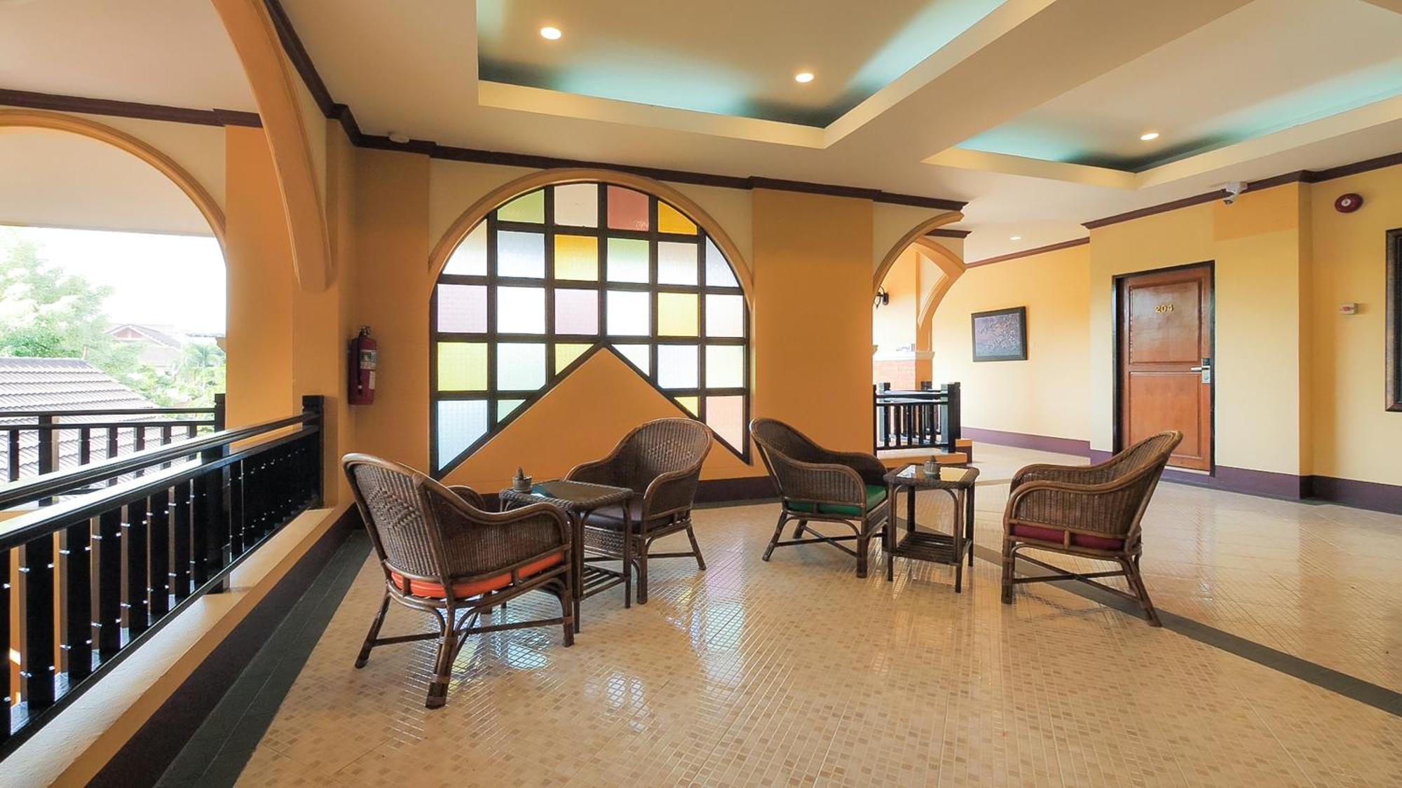 Siam Avari Hotel, Chiang Rai Exteriör bild