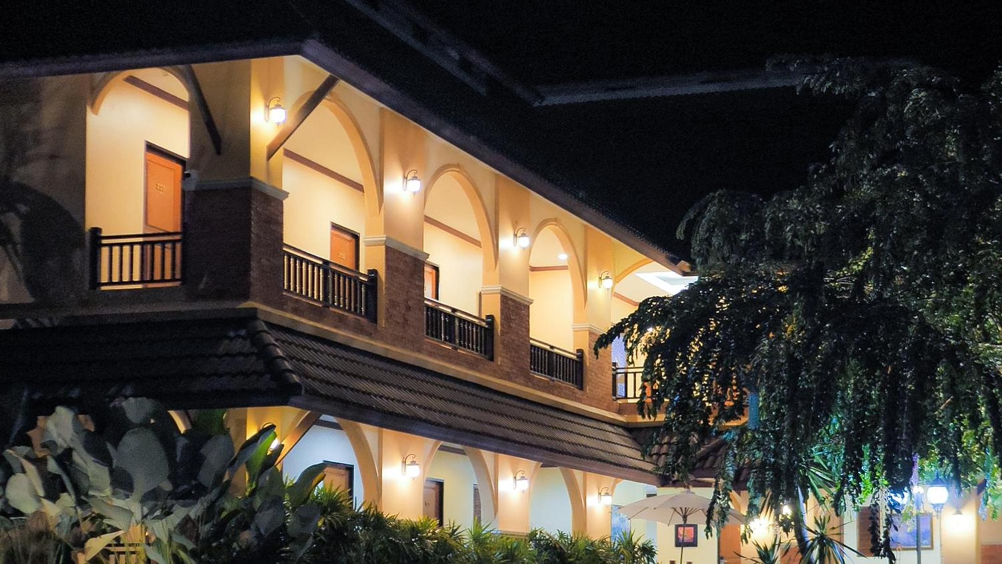 Siam Avari Hotel, Chiang Rai Exteriör bild