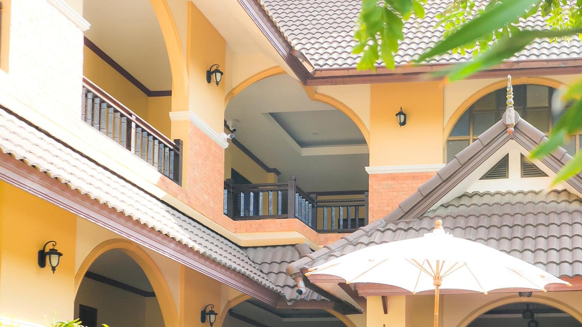 Siam Avari Hotel, Chiang Rai Exteriör bild