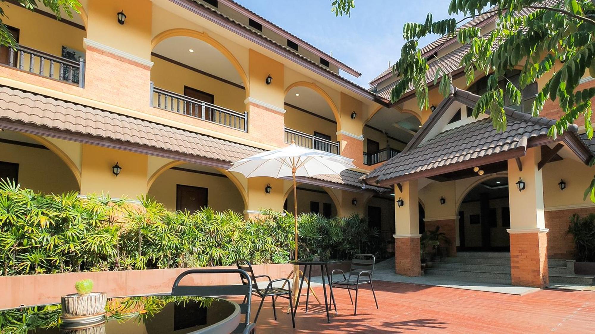 Siam Avari Hotel, Chiang Rai Exteriör bild
