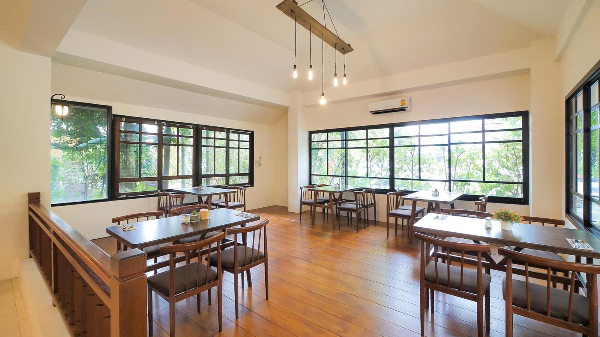 Siam Avari Hotel, Chiang Rai Exteriör bild